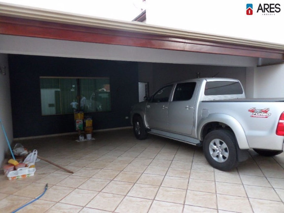 Casa com 3 Quartos para Alugar, 180 m² em Parque Novo Mundo - Americana