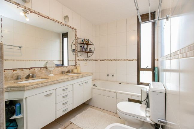 Imagem Apartamento com 3 Quartos à Venda, 225 m² em Itaim Bibi - São Paulo