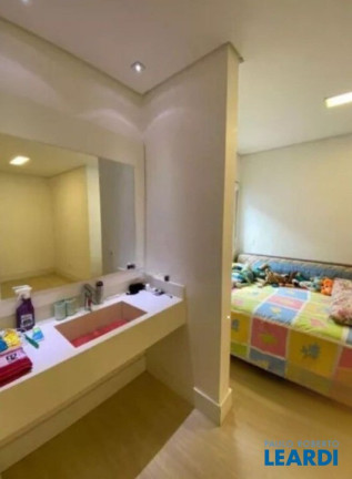 Imagem Sobrado com 4 Quartos à Venda, 357 m² em Vila Vitória - Santo André Imagem Sobrado com 4 Quartos à Venda, 357 m² em Vila Vitória - Santo André
