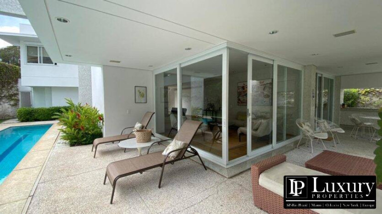 Imagem Casa com 3 Quartos à Venda, em Morumbi - São Paulo Imagem Casa com 3 Quartos à Venda, em Morumbi - São Paulo
