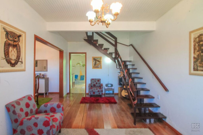 Imagem Casa com 3 Quartos à Venda, 216 m² em Vila Nova - Porto Alegre
