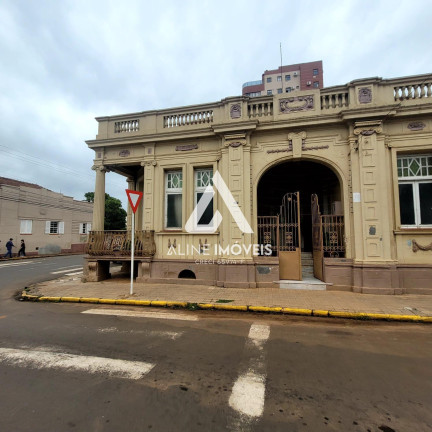 Imagem Casa com 4 Quartos à Venda, 264 m² em Centro - Cruz Alta Imagem Casa com 4 Quartos à Venda, 264 m² em Centro - Cruz Alta