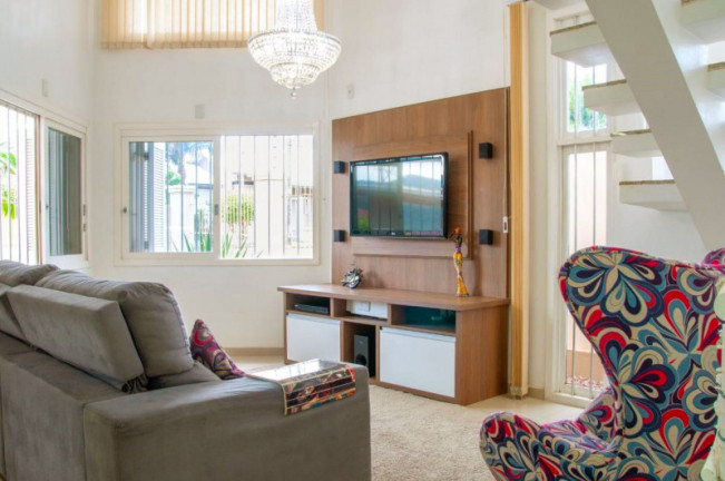 Imagem Casa com 3 Quartos à Venda, 157 m²