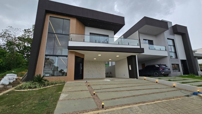 Imagem Casa com 4 Quartos à Venda, 241 m² em Ponta Negra - Manaus