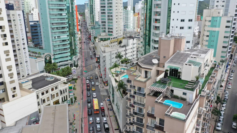 Imagem Apartamento com 12 Quartos para Alugar, em Centro - Balneário Camboriú Imagem Apartamento com 12 Quartos para Alugar, em Centro - Balneário Camboriú