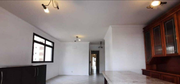 Imagem Apartamento com 4 Quartos à Venda, 139 m² em Centro - Florianópolis Imagem Apartamento com 4 Quartos à Venda, 139 m² em Centro - Florianópolis