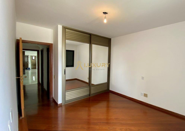 Imagem Imóvel com 4 Quartos à Venda, 161 m² em Belvedere - Belo Horizonte