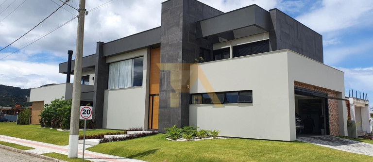 Imóvel com 3 Quartos à Venda,  em Areias De Palhocinha - Garopaba