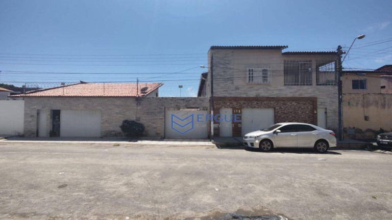 Casa com 10 Quartos à Venda, 700 m² em Dias Macedo - Fortaleza