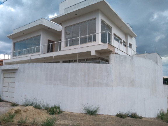 Casa com 3 Quartos à Venda,  em Bauru