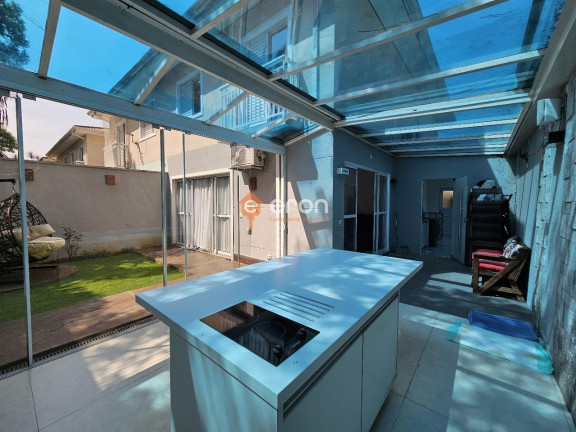 Imagem Casa com 3 Quartos à Venda, 180 m²