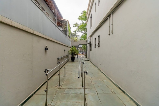 Imagem Casa com 10 Quartos à Venda, 444 m² em Mirandópolis - São Paulo