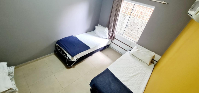 Casa com 4 Quartos à Venda,  em Mariscal - Bombinhas