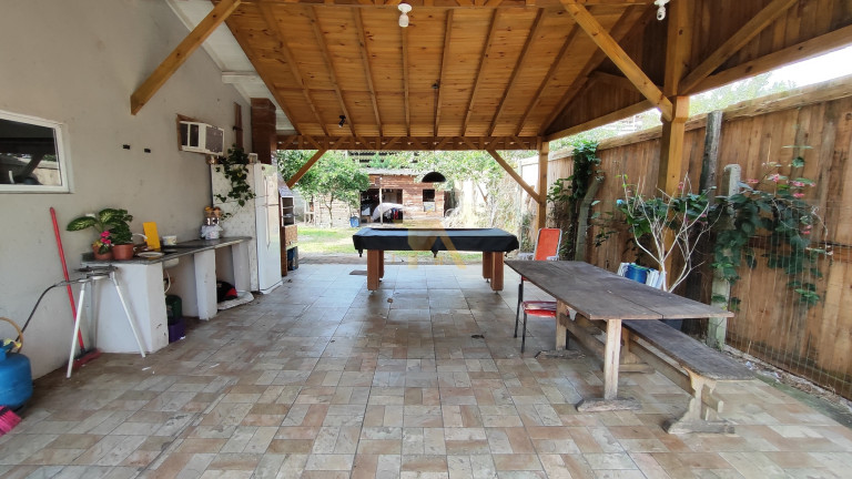 Imagem Imóvel com 3 Quartos à Venda, em Araçatuba - Imbituba Imagem Imóvel com 3 Quartos à Venda, em Araçatuba - Imbituba
