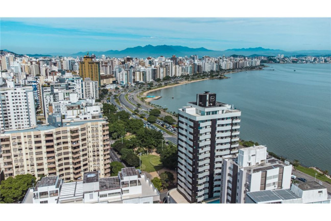 Imagem Imóvel com 3 Quartos à Venda,  em Agronômica - Florianópolis