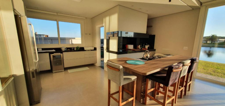 Imagem Casa com 4 Quartos à Venda, 300 m² em Village - Capao Da Canoa Imagem Casa com 4 Quartos à Venda, 300 m² em Village - Capao Da Canoa