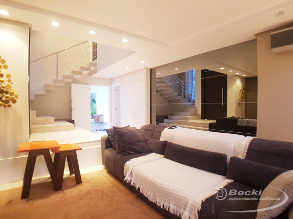 Imagem Casa de Condomínio com 4 Quartos à Venda, 594 m² em América - Joinville