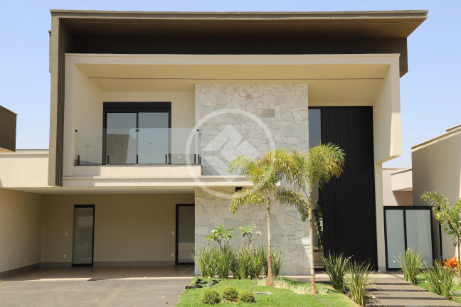 Casa com 4 Quartos à Venda, 299 m² em Condomínio Portal Do Sol Golfe Green - Goiânia