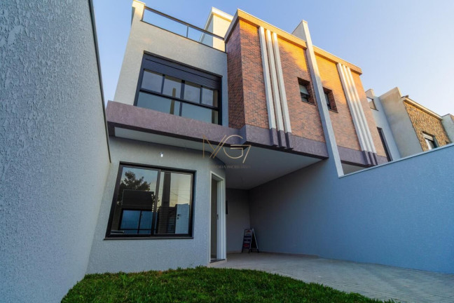 Casa com 3 Quartos à Venda, 125 m² em Uberaba - Curitiba