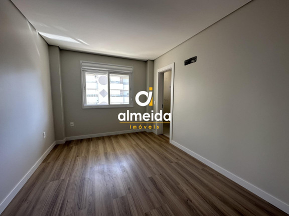 Apartamento com 3 Quartos à Venda, 220 m² em Nossa Senhora De Lourdes - Santa Maria