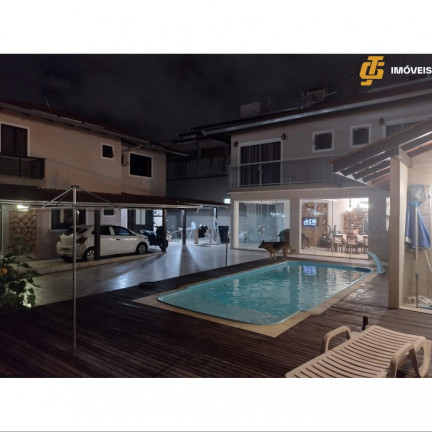 Imagem Casa com 5 Quartos à Venda, 518 m² em Centro - Camboriú Imagem Casa com 5 Quartos à Venda, 518 m² em Centro - Camboriú
