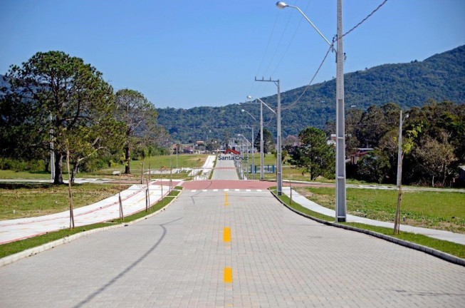Terreno à Venda, 383 m² em São João Do Rio Vermelho - Florianópolis