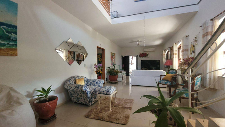 Imagem Casa com 4 Quartos à Venda, 321 m² em Itaipu - Niterói