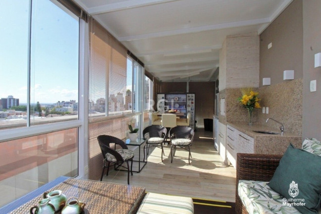Imagem Imóvel com 1 Quarto à Venda, 150 m² em São João - Porto Alegre Imagem Imóvel com 1 Quarto à Venda, 150 m² em São João - Porto Alegre