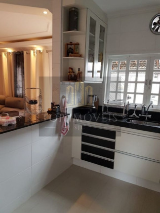 Casa com 3 Quartos à Venda, 200 m² em Vila Branca - Jacareí