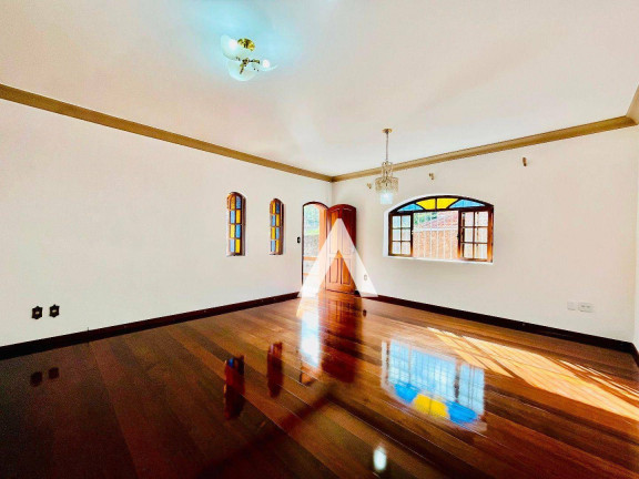 Imagem Casa com 4 Quartos à Venda, 398 m² em Vale Do Paraíso - Teresópolis
