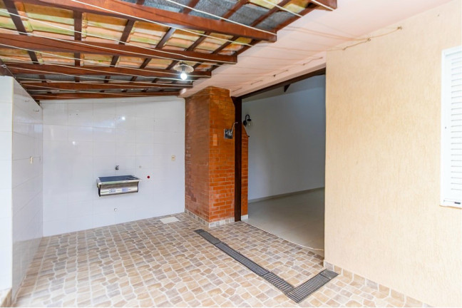 Imagem Casa com 4 Quartos à Venda, 300 m² em Bacacheri - Curitiba Imagem Casa com 4 Quartos à Venda, 300 m² em Bacacheri - Curitiba