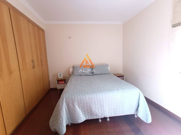 Imagem Apartamento com 4 Quartos à Venda, 145 m²