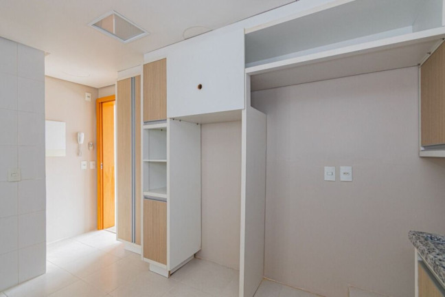 Imagem Imóvel com 2 Quartos à Venda, 86 m² em Menino Deus - Porto Alegre Imagem Imóvel com 2 Quartos à Venda, 86 m² em Menino Deus - Porto Alegre