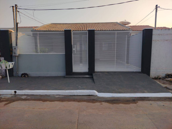 Imagem Casa com 2 Quartos à Venda, 200 m² em Cuiabá