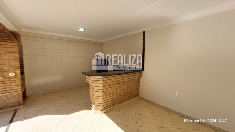 Imagem Sobrado com 4 Quartos para Alugar, 300 m² em Jardim Induberaba - Uberaba
