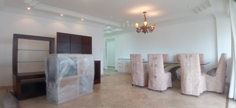 Apartamento com 3 Quartos para Alugar, 150 m² em Embaré - Santos
