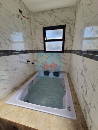 Sobrado com 2 Quartos à Venda, 104 m² em Caiçara - Praia Grande