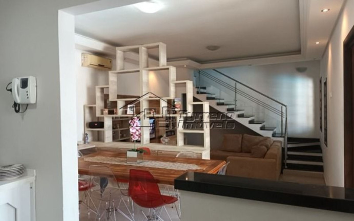Casa com 3 Quartos à Venda, 330 m² em Jardim Das Indústrias - São José Dos Campos
