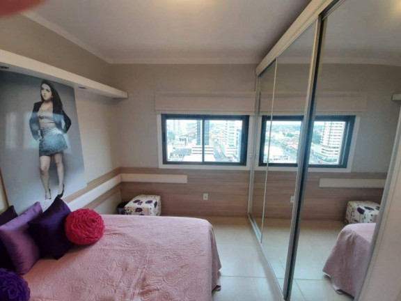 Imagem Apartamento com 3 Quartos à Venda, 109 m² em Centro