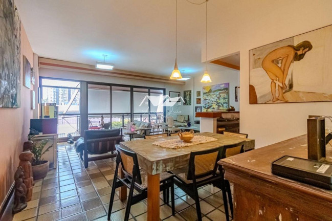 Imagem Apartamento com 3 Quartos à Venda, 137 m²