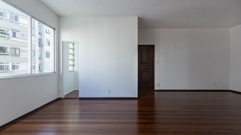 Imagem Imóvel com 3 Quartos à Venda, 135 m² em Copacabana - Rio De Janeiro Imagem Imóvel com 3 Quartos à Venda, 135 m² em Copacabana - Rio De Janeiro