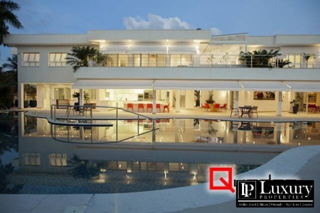 Foto do imóvel Casa com 9 Quartos à Venda, 1.535 m² em Tabatinga - Caraguatatuba