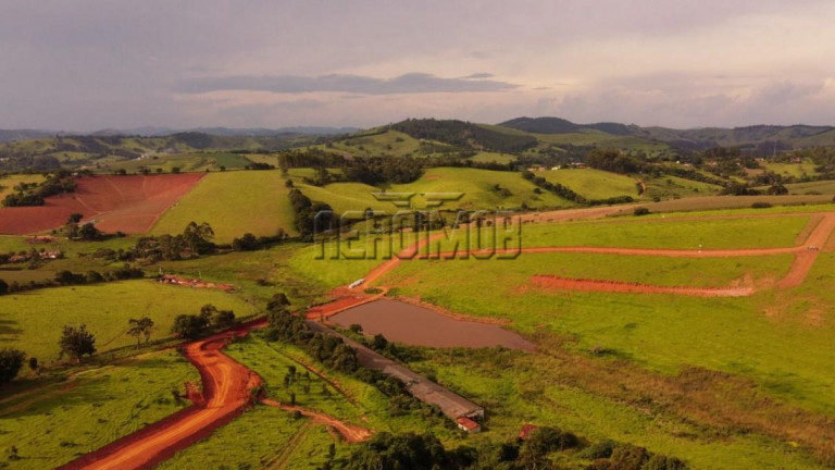 Imagem Terreno à Venda, 1.000 m² em Lagos De Santa Helena - Bragança Paulista Imagem Terreno à Venda, 1.000 m² em Lagos De Santa Helena - Bragança Paulista