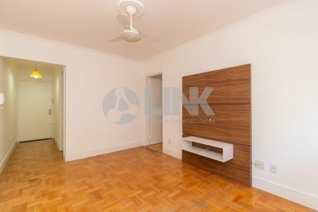 Imagem Apartamento com 3 Quartos à Venda, 80 m² em Menino Deus - Porto Alegre Imagem Apartamento com 3 Quartos à Venda, 80 m² em Menino Deus - Porto Alegre