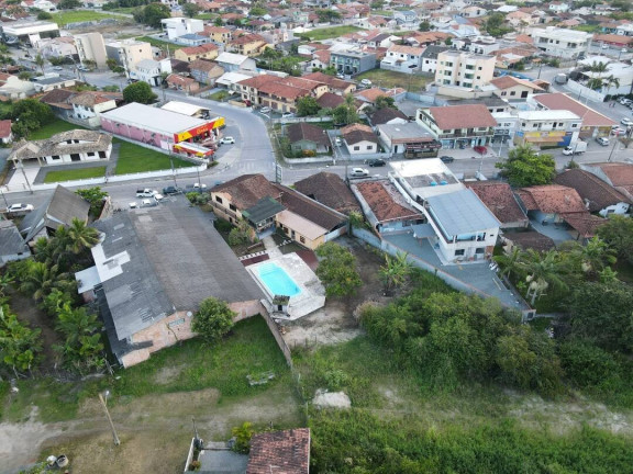 Imagem Casa com 3 Quartos à Venda, 200 m² em Centro - Balneário Barra Do Sul Imagem Casa com 3 Quartos à Venda, 200 m² em Centro - Balneário Barra Do Sul