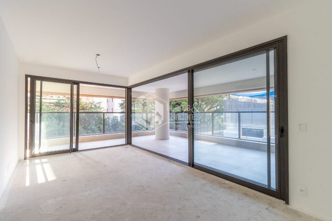 Apartamento com 3 Quartos à Venda, 153 m² em Moema - São Paulo