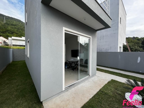Imagem Casa com 2 Quartos à Venda, 106 m² em Ribeirão Da Ilha - Florianópolis Imagem Casa com 2 Quartos à Venda, 106 m² em Ribeirão Da Ilha - Florianópolis