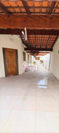 Casa com 3 Quartos à Venda, 300 m² em Caraguatatuba