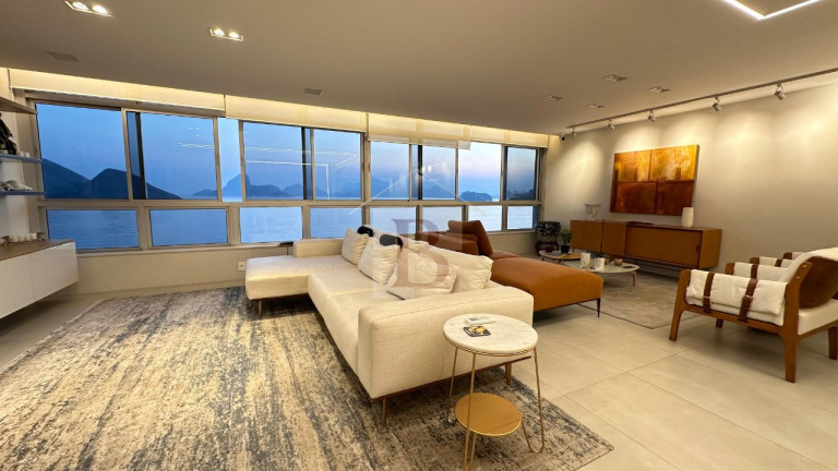 Imagem Imóvel com 4 Quartos à Venda, 250 m² em Icaraí - Niterói Imagem Imóvel com 4 Quartos à Venda, 250 m² em Icaraí - Niterói