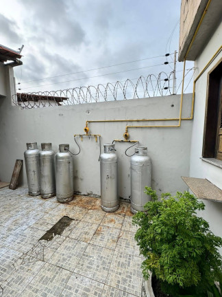 Imagem Sobrado com 4 Quartos para Alugar,  em Jardim Renascença - São Luís
